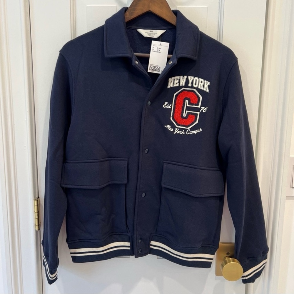 H&M Kids Boys Navy Varsity Sweatshirt
Jacket with New York Patch Size 12/14 NWT - Picture 4 of 9